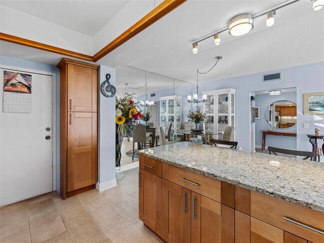 Building Photo - 7100 Sunshine Skyway Ln S