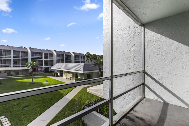 Building Photo - 1300 Seaway Dr