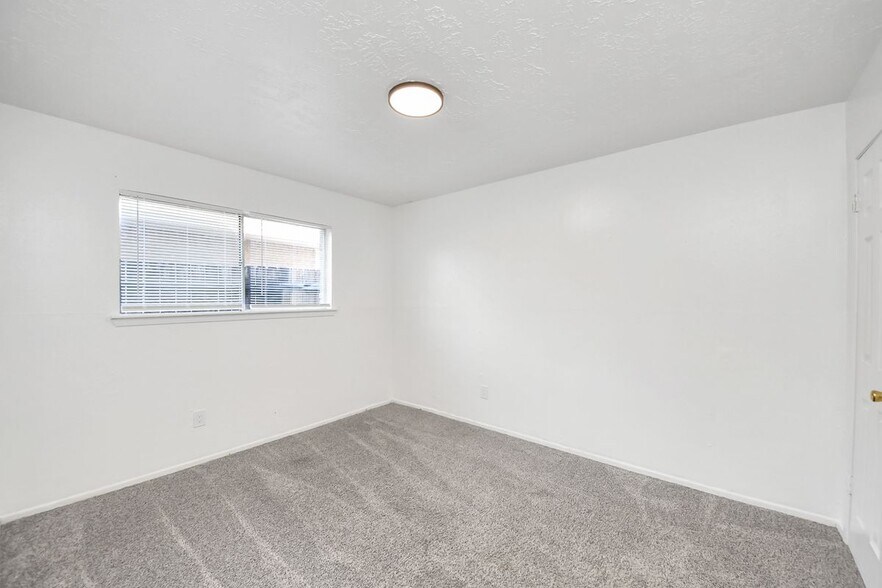 Building Photo - 4519 Reynaldo Dr