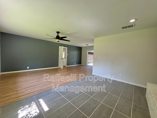 Building Photo - 3901 Wood St