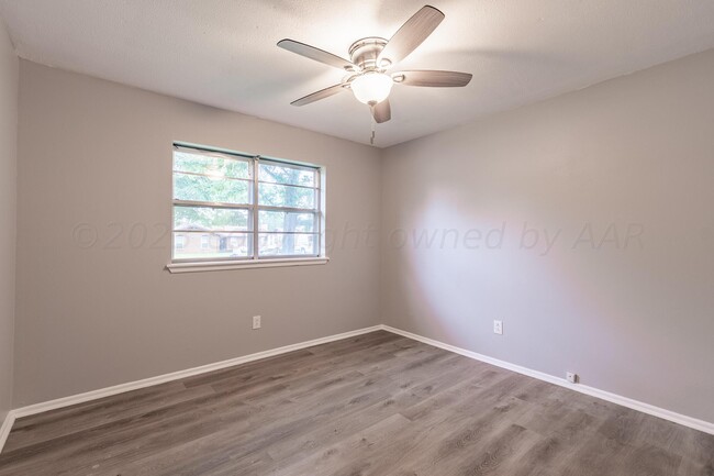 Building Photo - 5130 Leland Dr