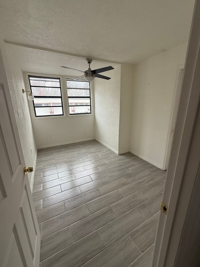 Building Photo - 3977 Crayrich Cir