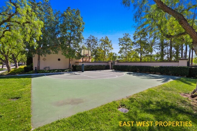 Building Photo - 42 Burlingame