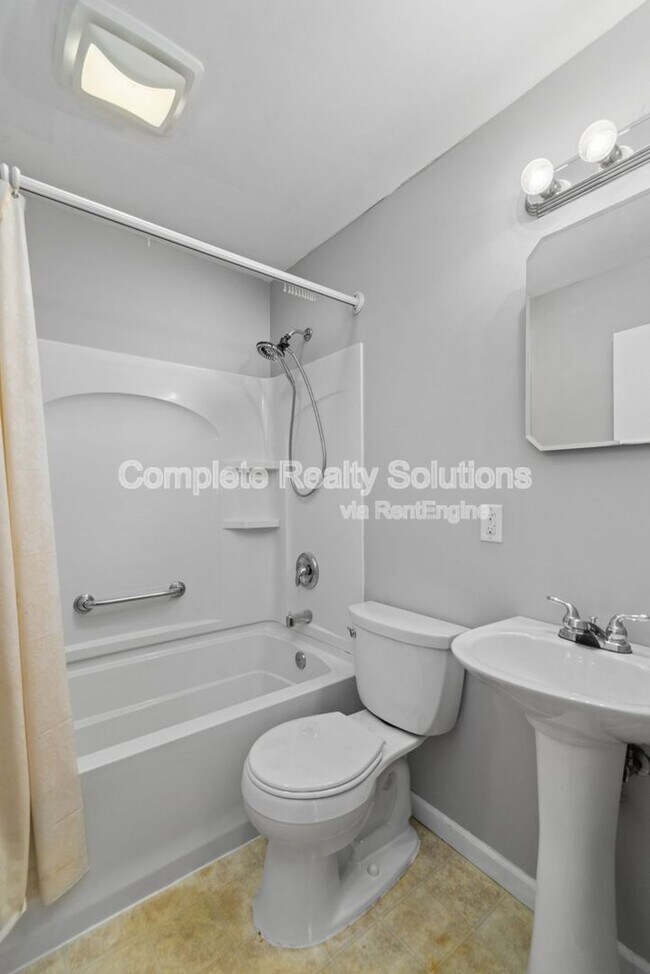 Building Photo - 10423 Balmoral Dr