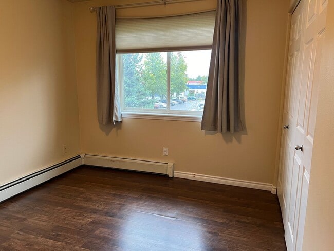 Building Photo - Easy JBER Access and Quiet Location *Unfur...