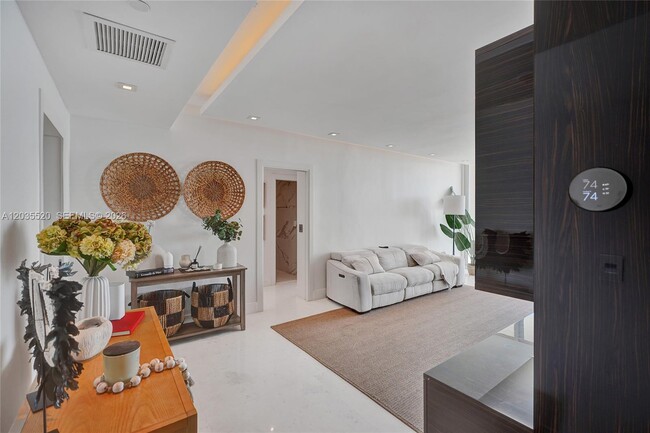 Building Photo - 800 Claughton Island Dr