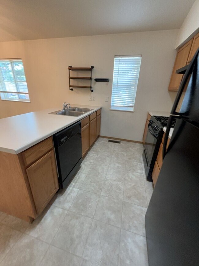 Building Photo - 208 Bentley Park Loop