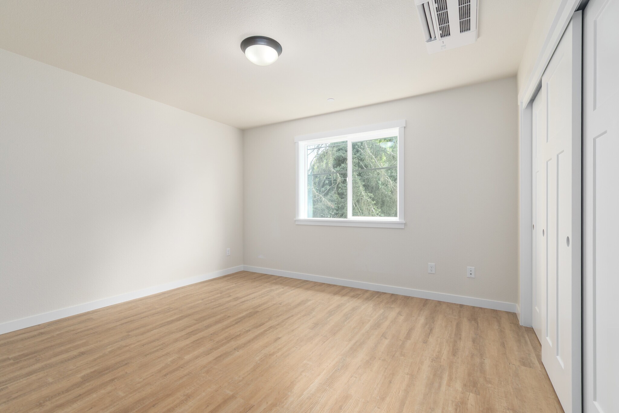 Building Photo - 2104 Westwood Ln
