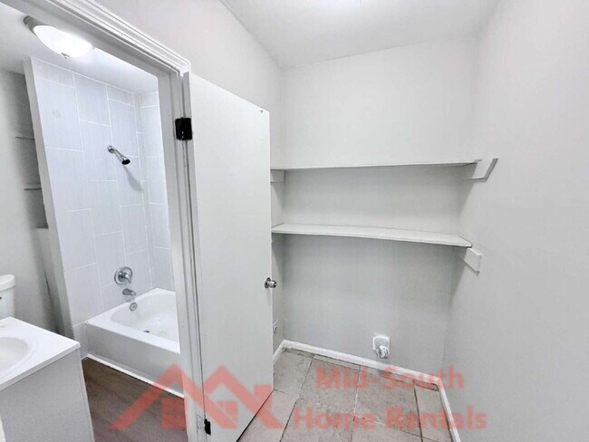 Building Photo - 1549 Patton St