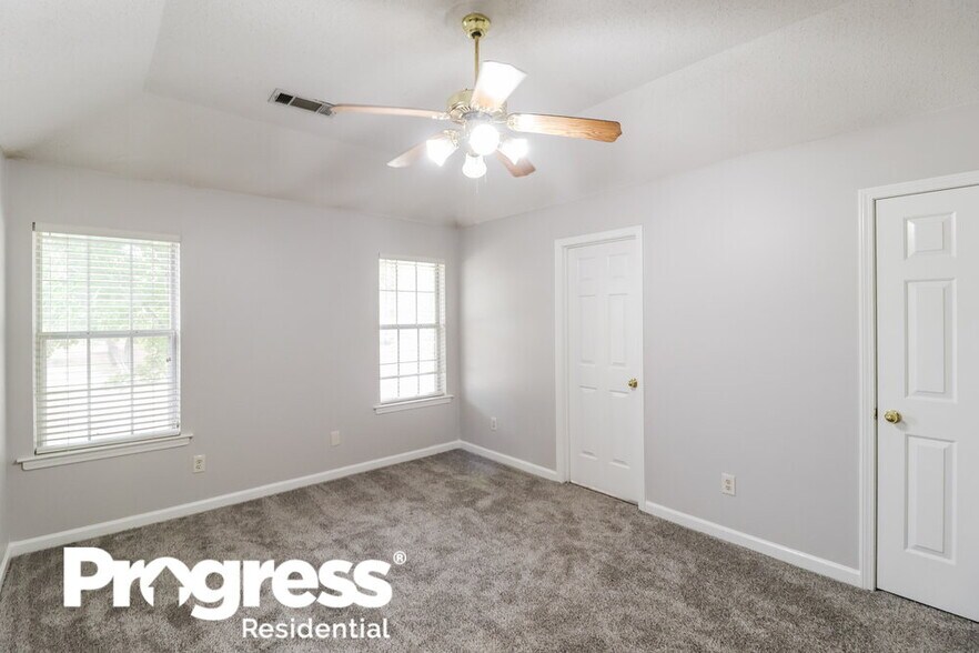 Building Photo - 9309 Garden Woods Cove