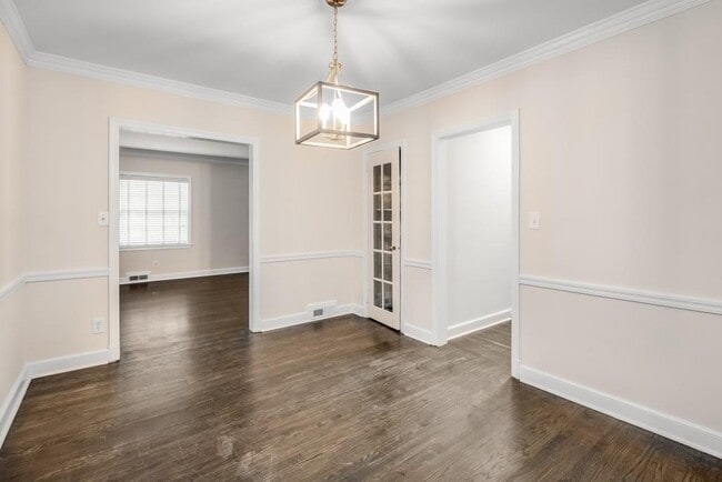 Building Photo - 140 Rumson Rd NE