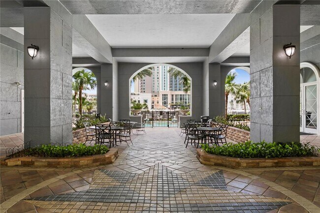 Building Photo - 700 S Harbour Island Blvd