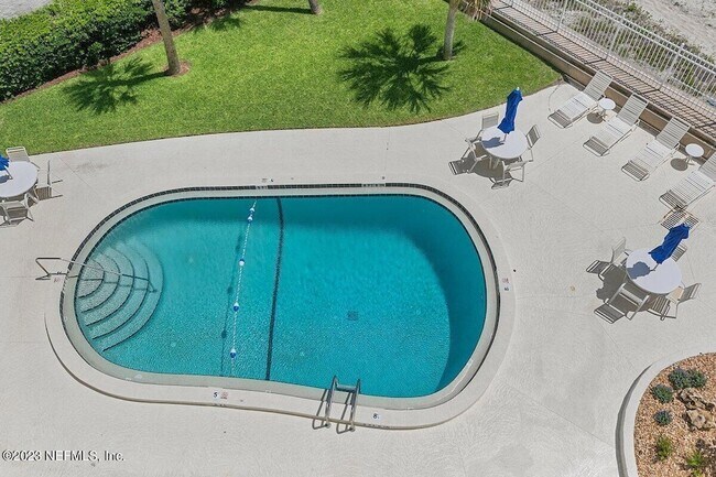 Building Photo - 1601 Ocean Dr S