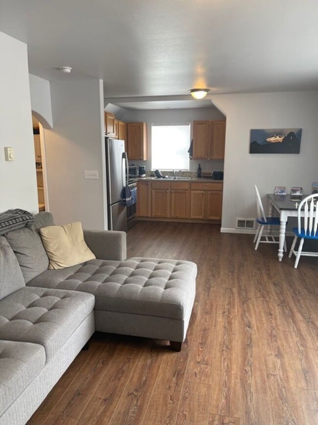 Building Photo - 1637 NW 4th St