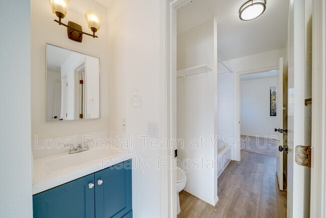 Building Photo - 55 S Pinegrove Rd