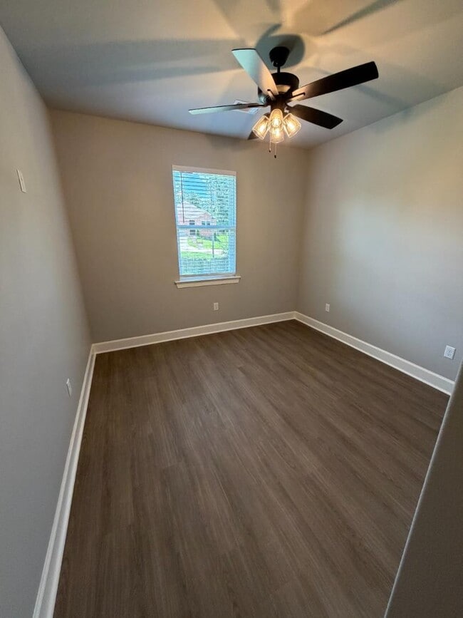Building Photo - 2507 Rolling Brook Dr