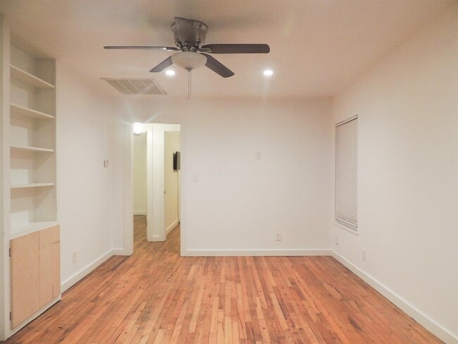 Building Photo - 1307 Deloney St