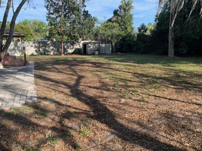 Building Photo - 4 Bed 1 Bath Home | Pet Friendly | Washer ...