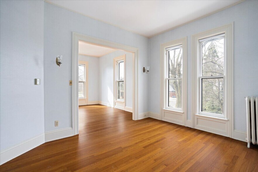 Building Photo - 246 Prospect Ave NE