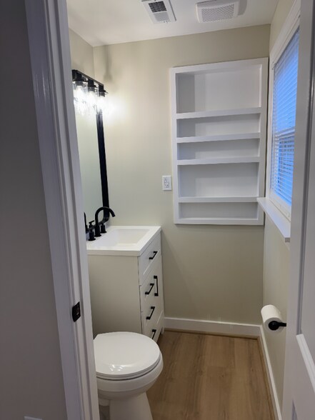 Building Photo - 1013 Clayton Rd