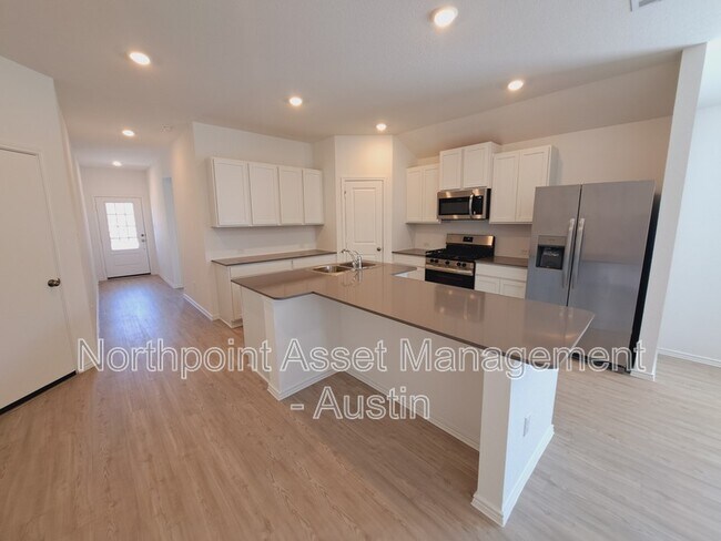 Building Photo - 2544 Four Waters Lp