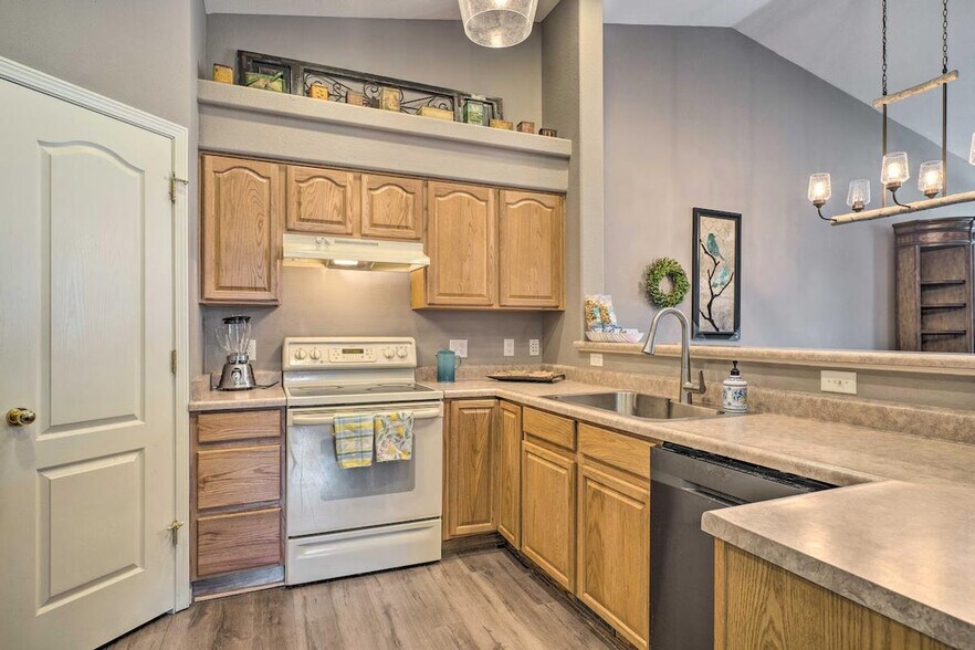 Building Photo - 6414 Caddy Point