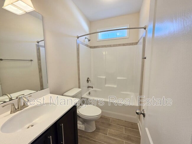 Building Photo - 2418 Cedar Rdg Ct