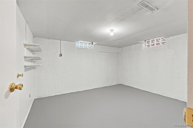 Building Photo - 1011 Brooklawn Dr
