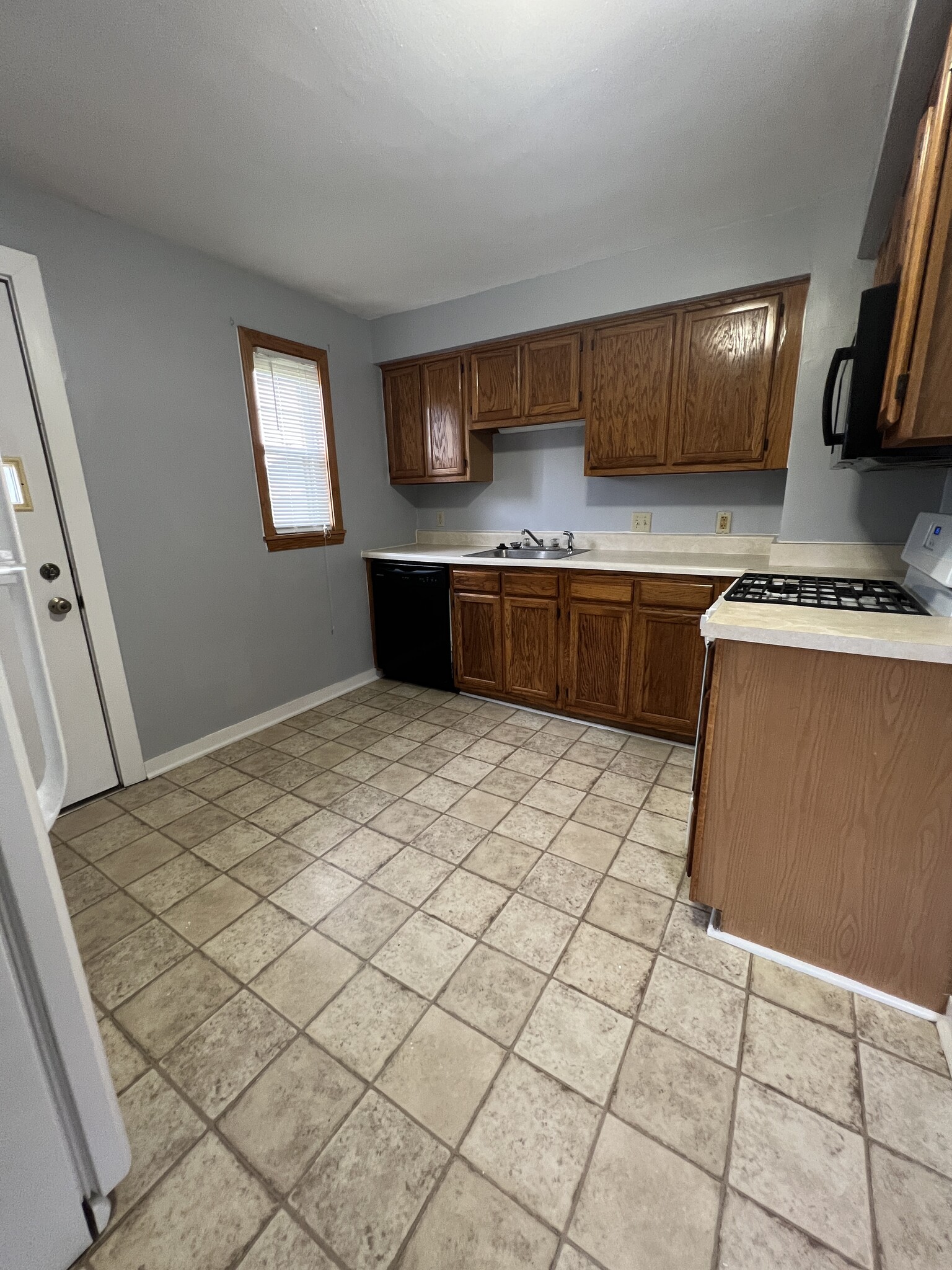 Building Photo - 720 Cranberry St