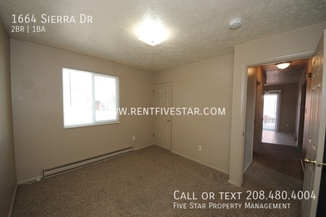 Building Photo - 1664 Sierra Dr
