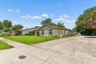 Building Photo - 5517 Castleview Ln