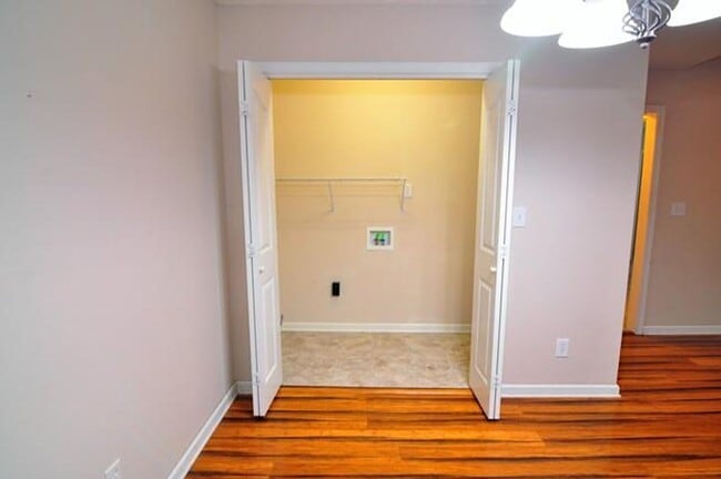 Building Photo - 571 Oakmont Dr