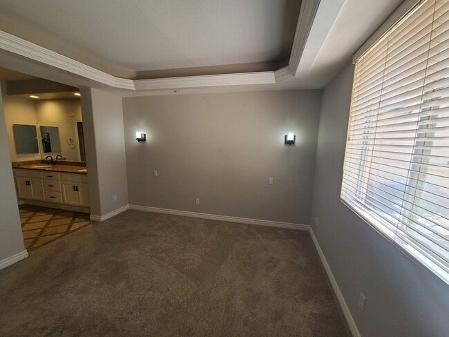 Building Photo - Great golf course views