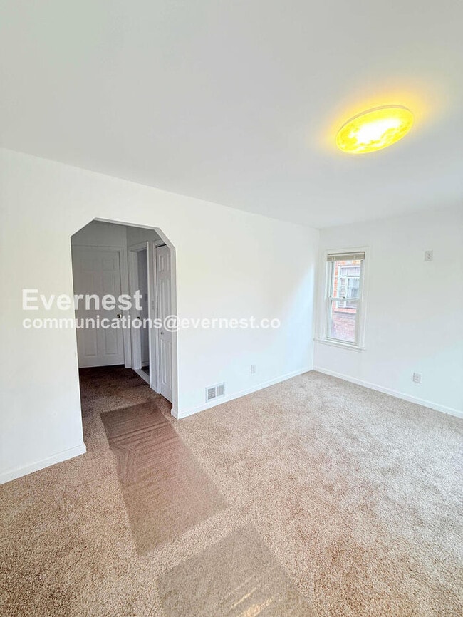 Building Photo - 17187 Rowe St