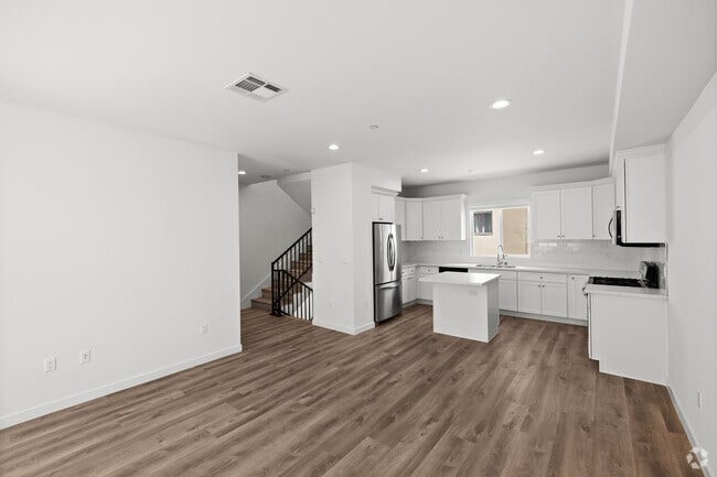 3BR, 3.5BA - 1500SF - Dining room - Hazetline 10