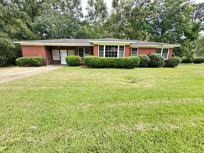 Building Photo - 2704 44th Ave