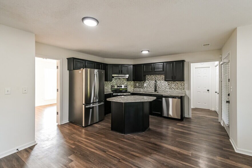 Building Photo - 7159 Creekside Dr