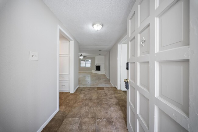 Building Photo - 22619 Pine Mist Ln