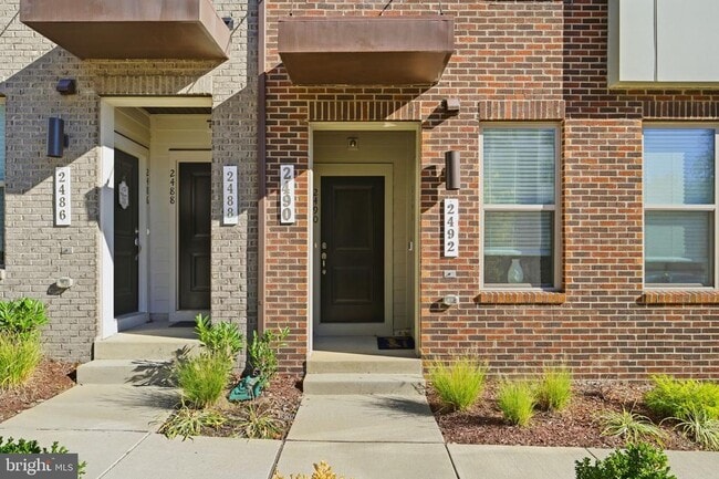 Building Photo - 2490 Connector Aly