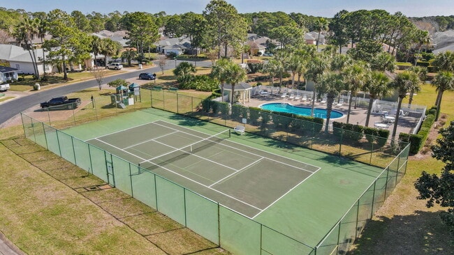 Building Photo - 374 S Shore Dr