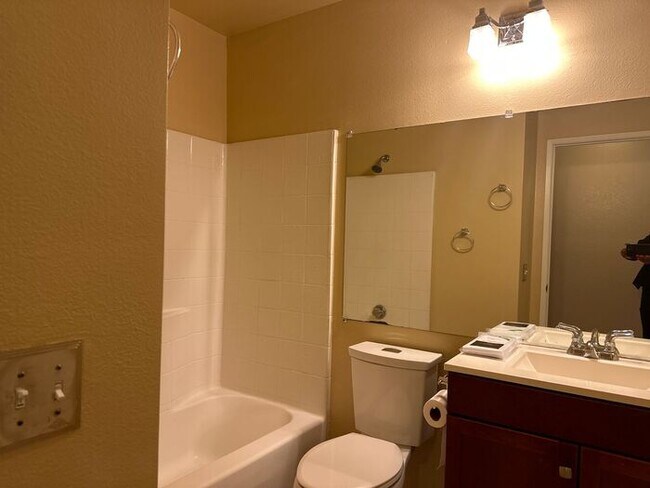 Building Photo - Imagine coming home to this hidden rare spacious find right off of a cul-de-sac