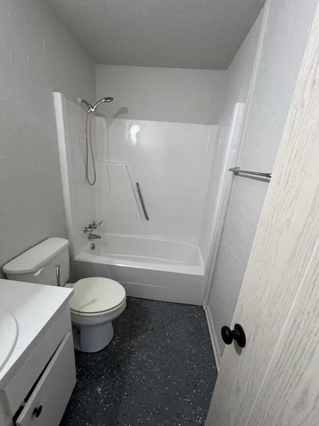 Building Photo - 725 Beale St