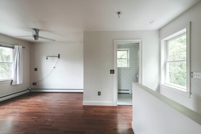 Building Photo - 127R Leonard St