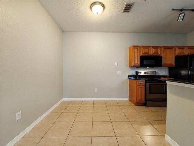 Building Photo - 826 Grand Regency Pointe