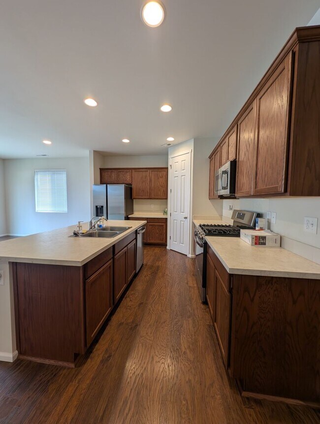 Building Photo - One Story Living in Port Orchard! Large 3 Bedroom Available for Rent!