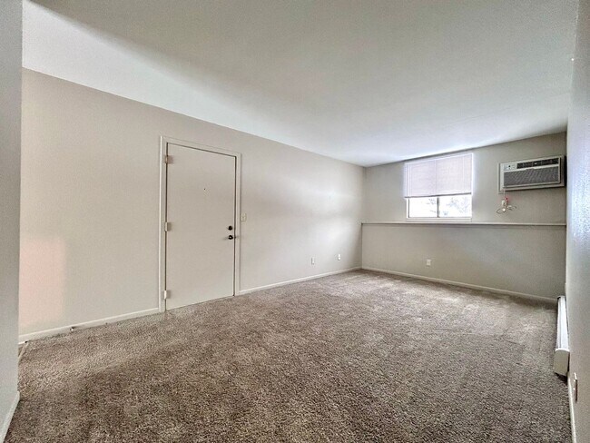 Building Photo - 3924 Kenowa Ave