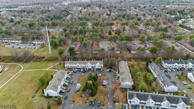 Building Photo - 13 Jill Ct