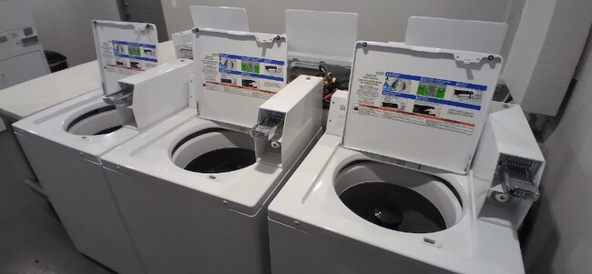 Building Photo - 407 Edwards St