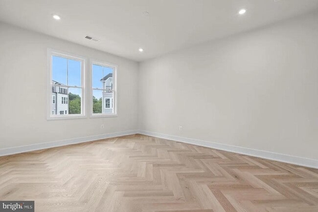 Building Photo - 13916 Aviation Pl