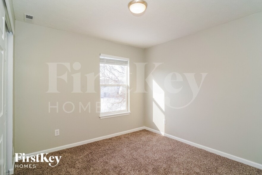 Building Photo - 7234 Parklake Cir